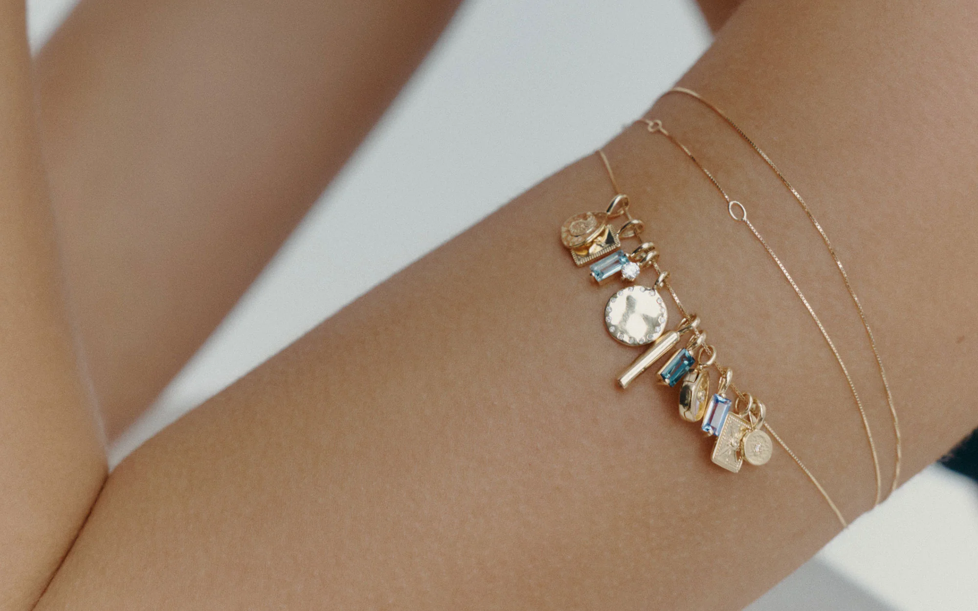 ALCHEMY BAR CHARM (9K GOLD) - Image 5