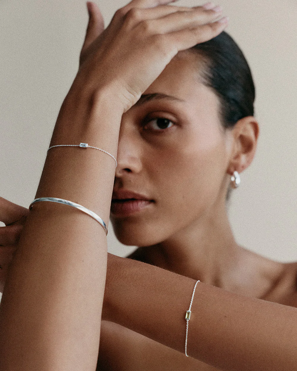 BAGUETTE BIRTHSTONE BRACELET (STERLING SILVER) - Image 2