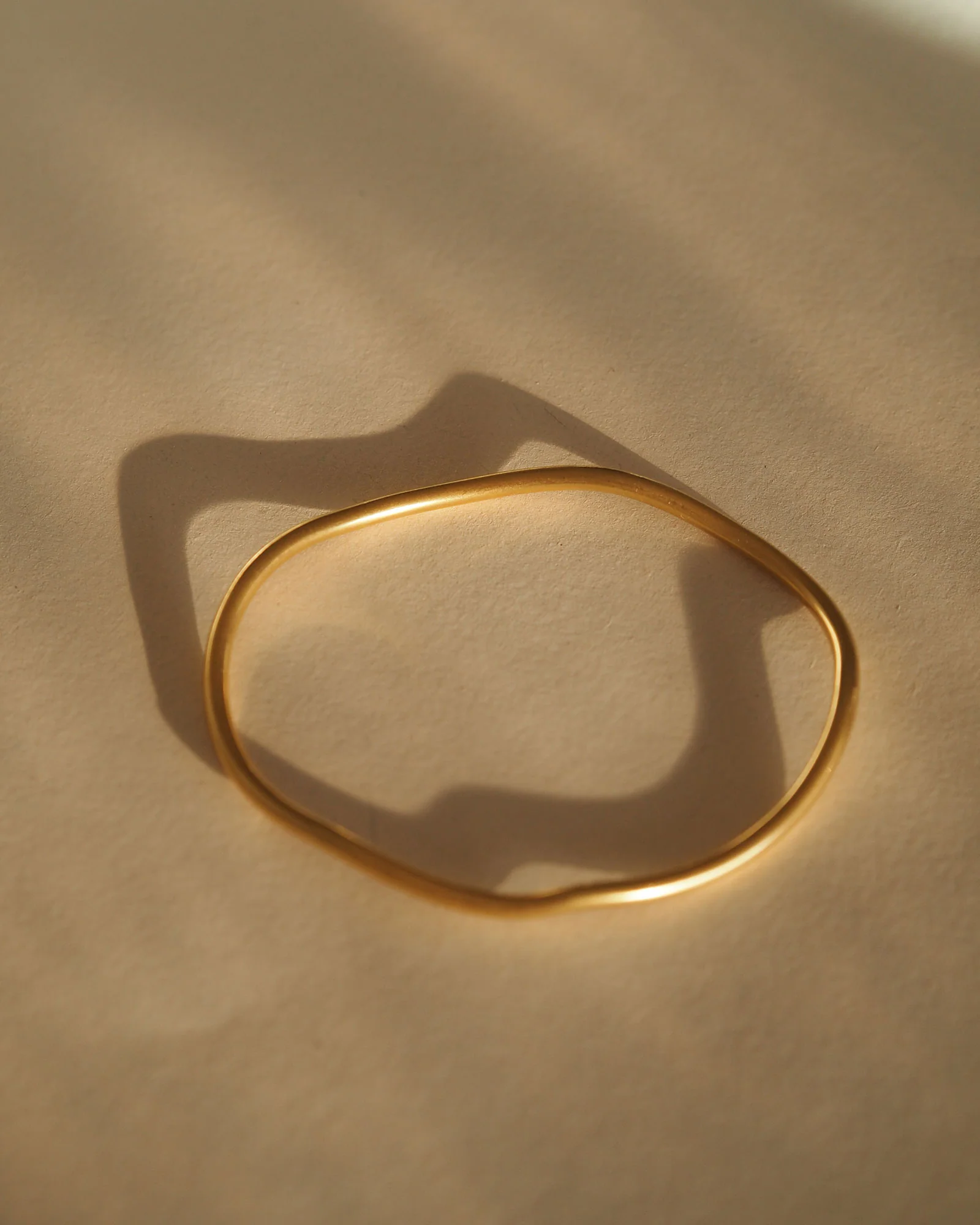 BOTANICA BANGLE (18K GOLD PLATED) - Image 4
