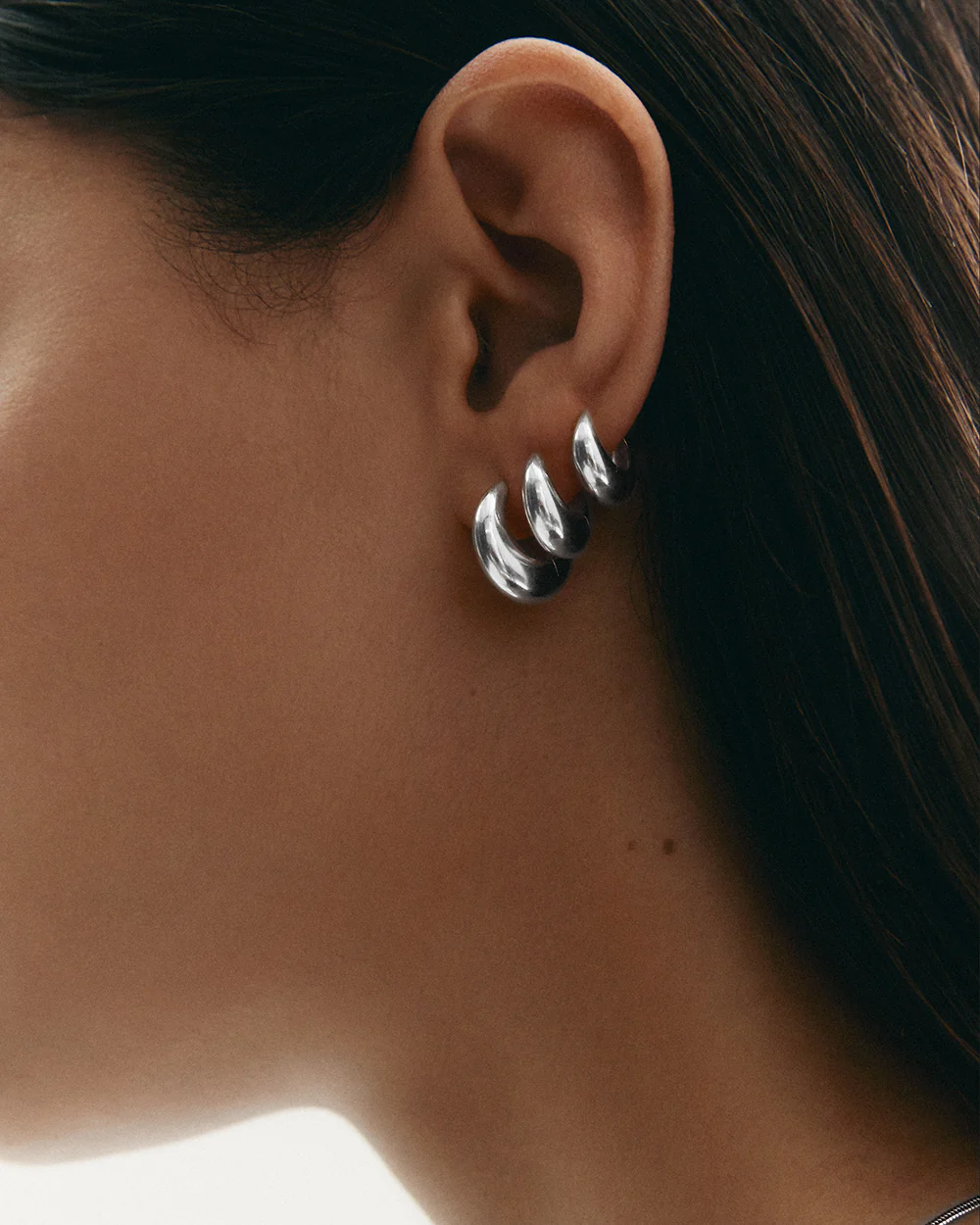 INDIGO HOOPS SMALL (STERLING SILVER) - Image 3