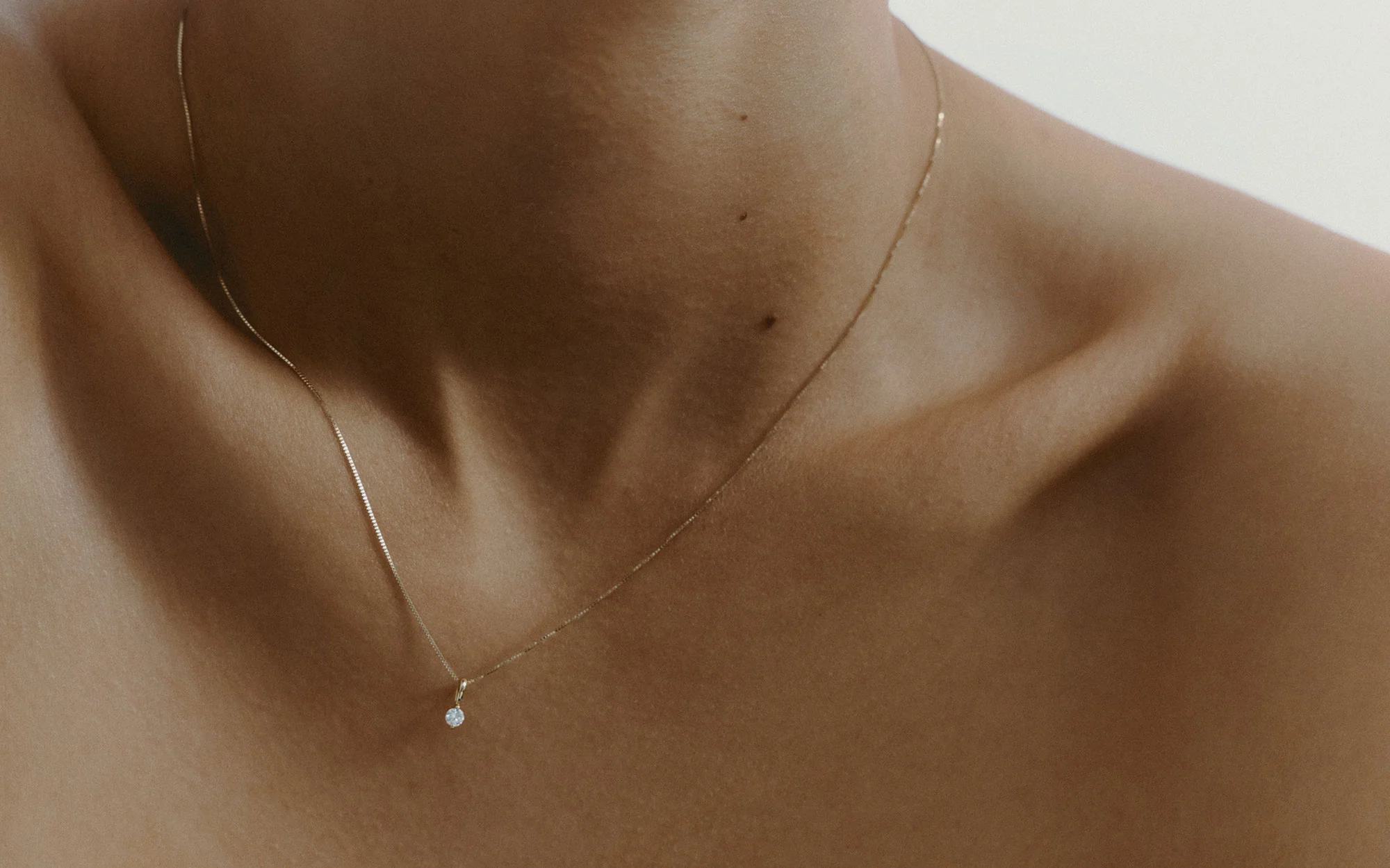 LUCENT DIAMOND CHARM (9K GOLD) - Image 5