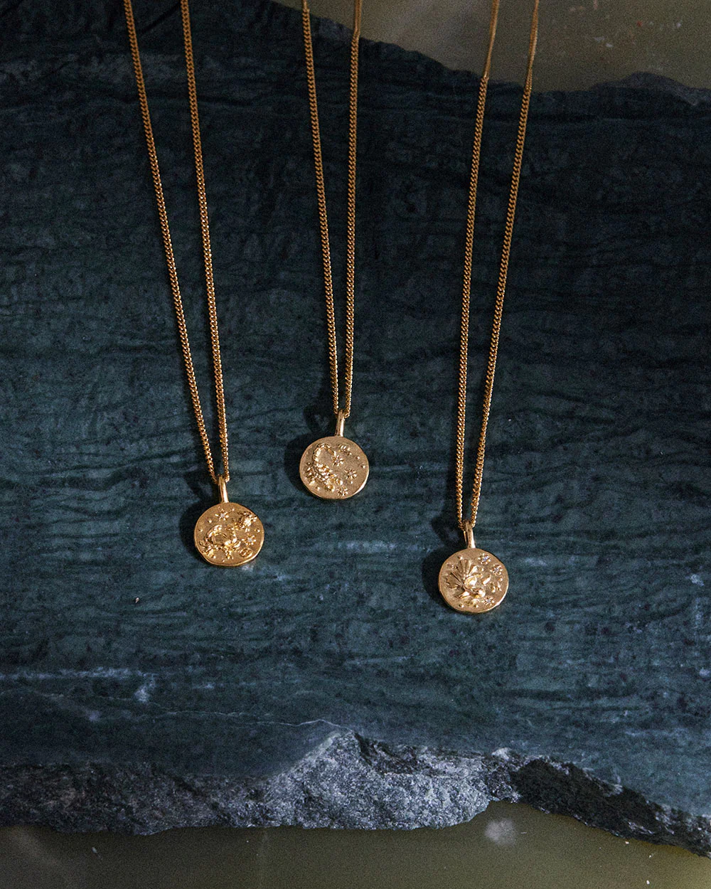 PISCES PETITE ZODIAC (18K GOLD VERMEIL) - Image 3