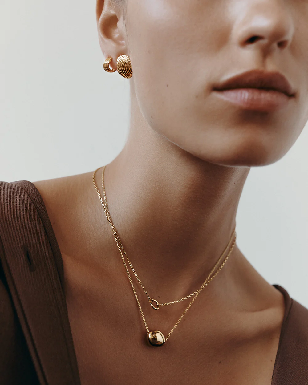RISE HALF HOOPS (18K GOLD PLATED) - Image 2