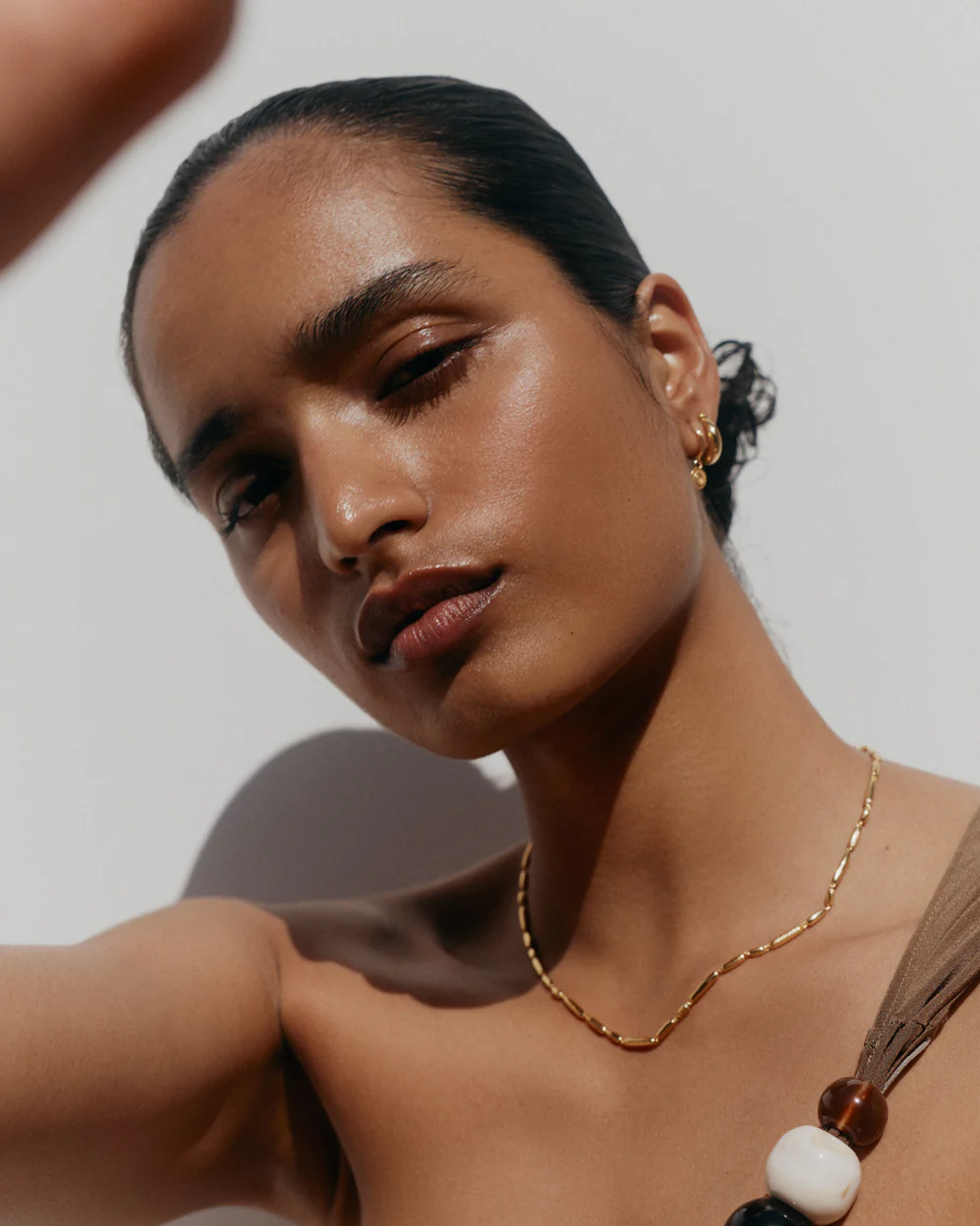 SOLARA HOOPS (18K GOLD PLATED) - Image 5