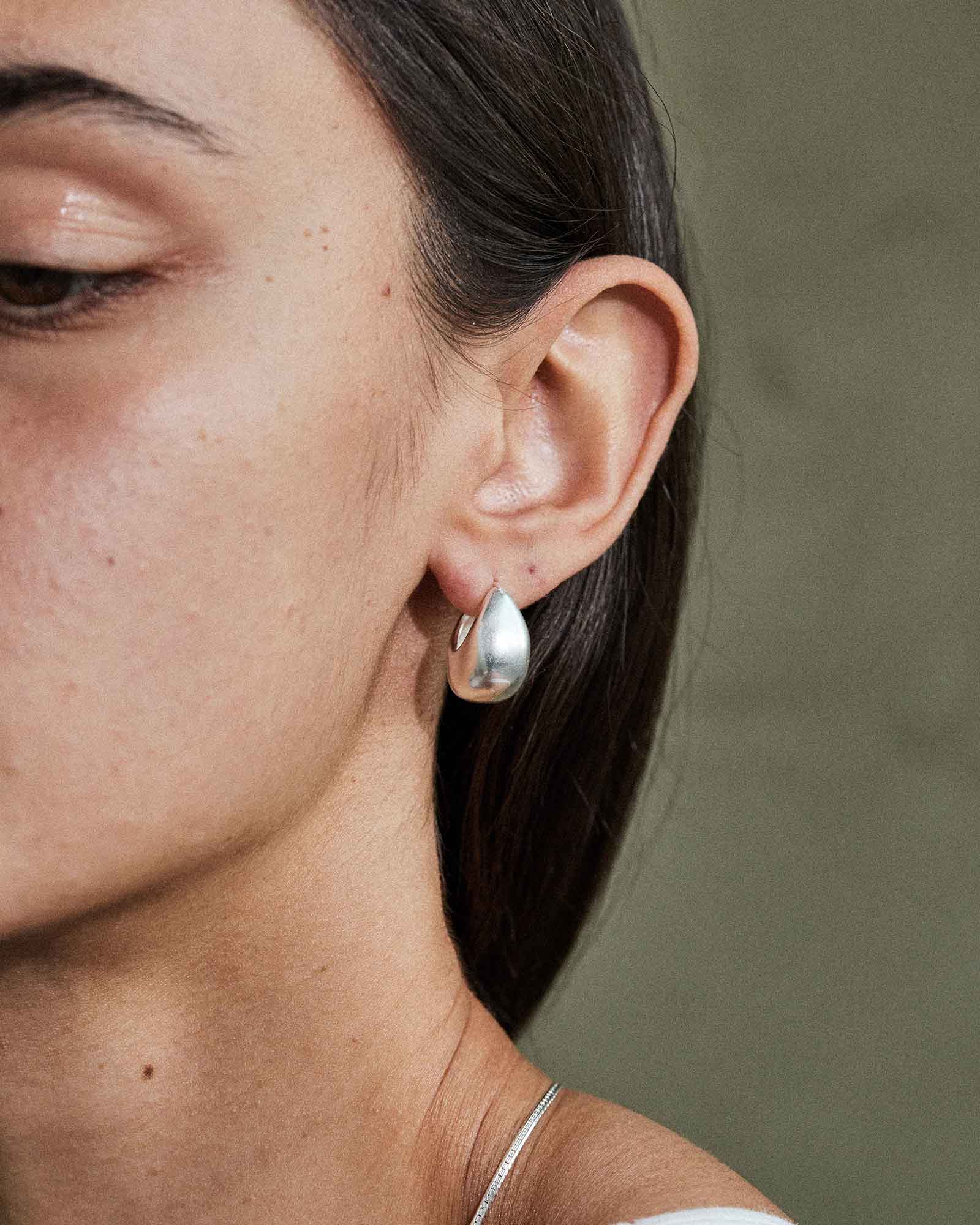 TRESOR HOOPS MEDIUM (STERLING SILVER) - Image 3