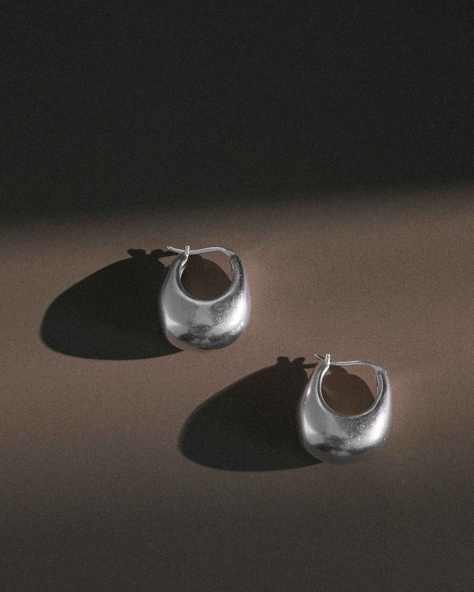 TRESOR HOOPS MEDIUM (STERLING SILVER) - Image 5