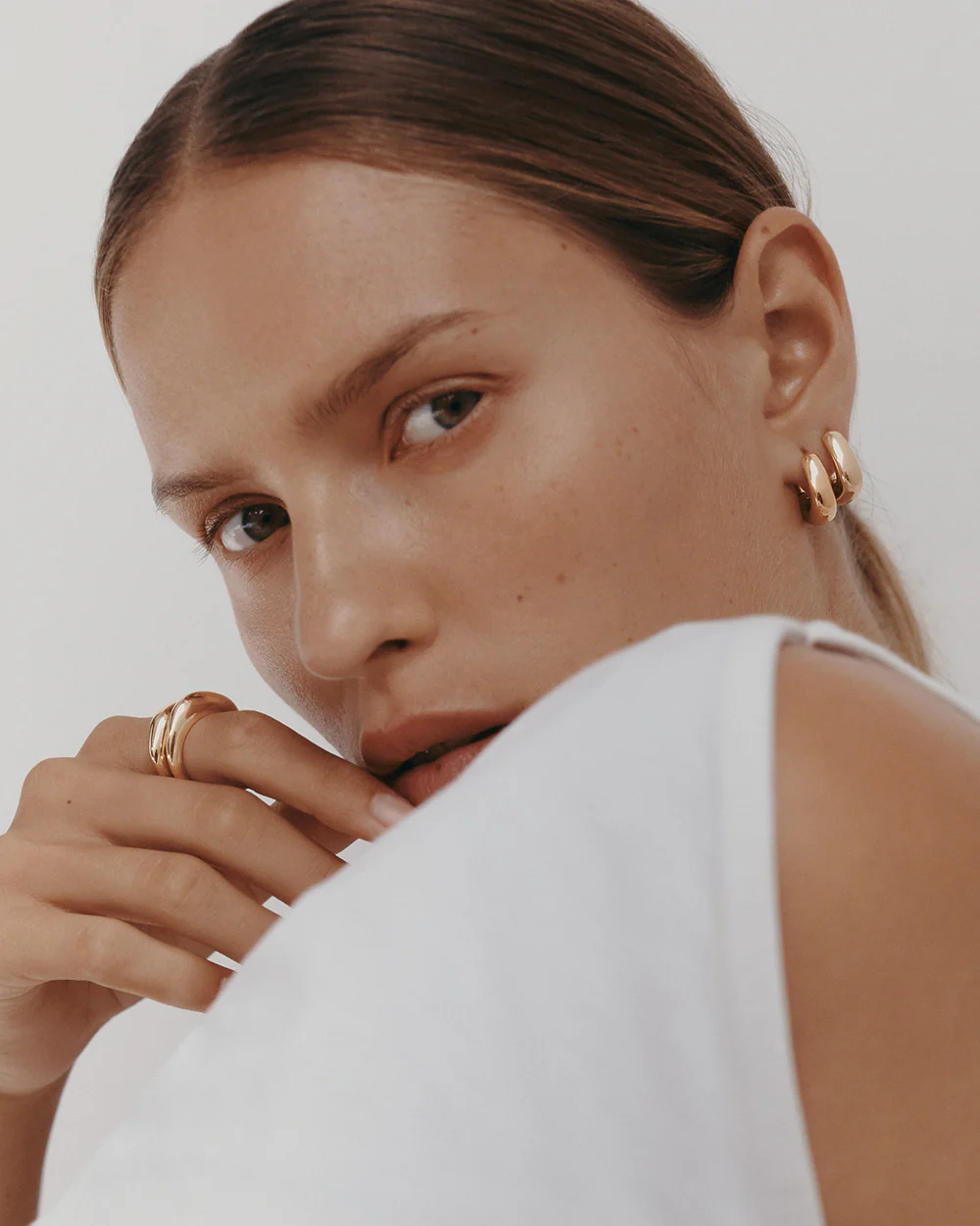 WITHIN MOTION HOOPS (18K GOLD PLATED) - Image 3